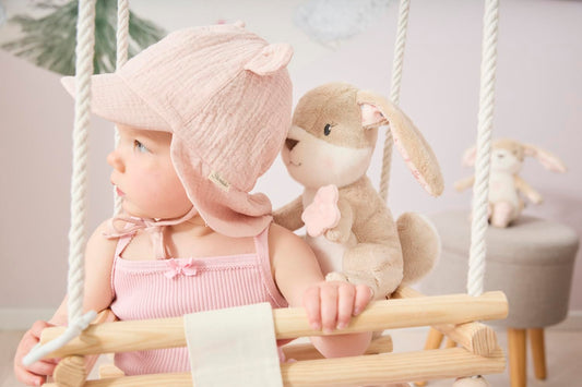 Sterntaler Kuscheltier Hase Hanni L – Plüschtier für Babys ab Geburt mit Rassel & Blume, Hellbraun, waschbar